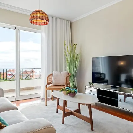 Apartment Exquisite Ocean By Homie Caniço